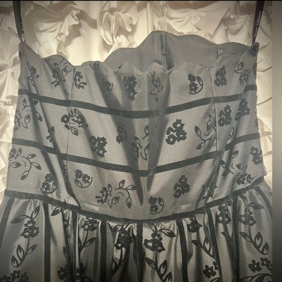 Rare Vintage Betsey Johnson Strapless Gray w/Black Velvet Trim Witchy Goth Dress - Picture 10 of 15